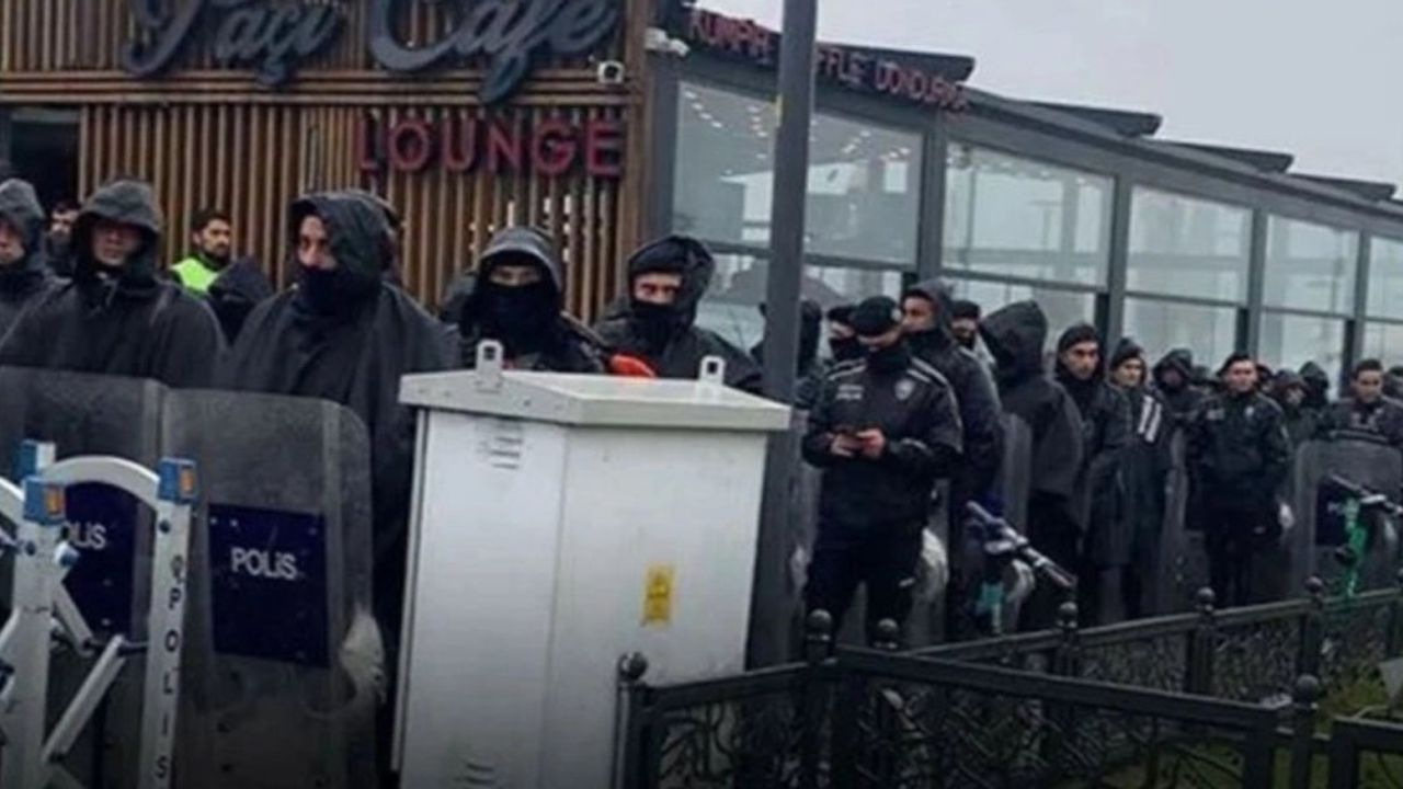 Üsküdar'da kaçak kafe yıkımına karar veren İBB'ye polis engeli!